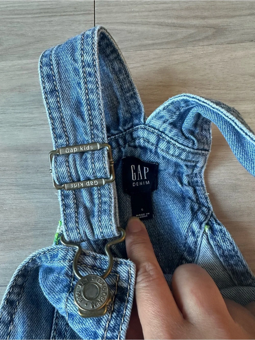 Gap Denim Floral Embroidered Short Overalls for Kids - Small